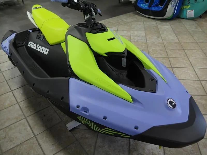 Slide: The Image of Sea-Doo 66rc - Spark 3up Trixx 2024 - 8