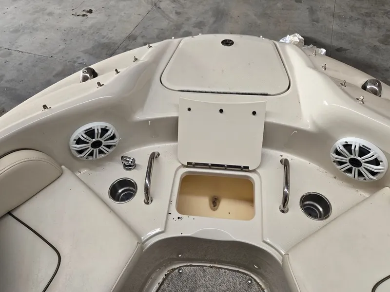 Slide: The Image of Sea Ray 240 Sundeck 2008 - 3