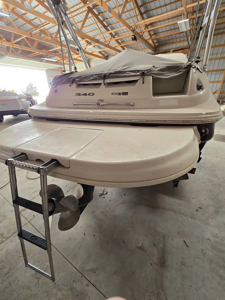 Slide: The Image of Sea Ray 240 Sundeck 2008 - 6