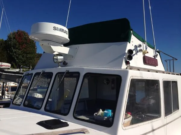 Slide: The Image of BHM 32' Flybridge Cruiser 1985 - 1