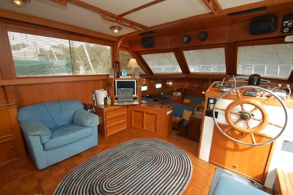 Slide: The Image of Jefferson Cockpit Motor Yacht 1986 - 1