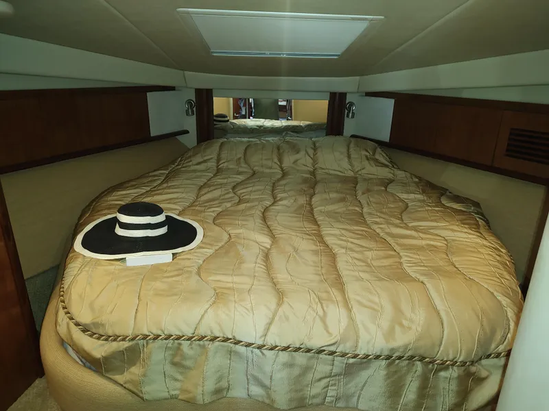 Slide: The Image of MASTER STATEROOM FORWARD - 9