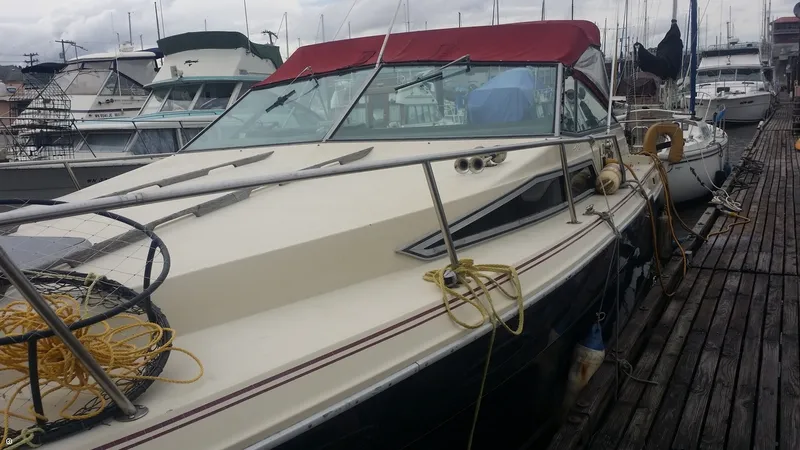 Slide: The Image of Sea Ray 30 Weekender 1985 - 2