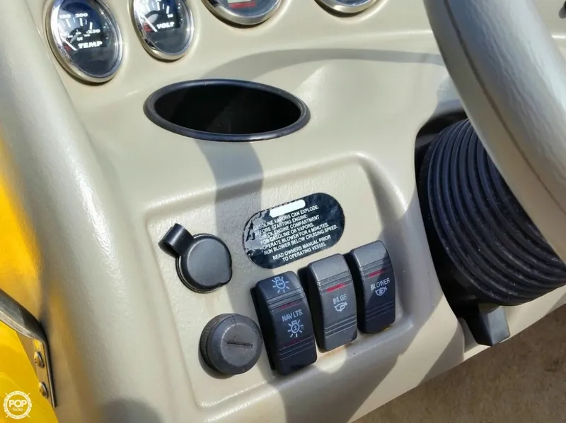 Slide: The Image of Crownline Boats 180 LPX 2004 - 8