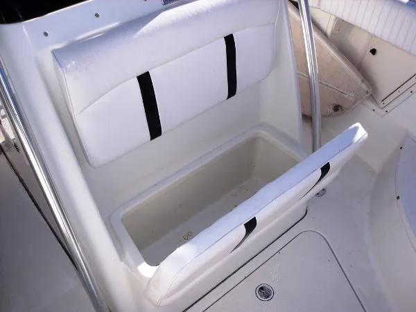 Slide: The Image of Hydra-Sports 26 Center Console 2004 - 7
