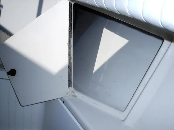 Slide: The Image of Hydra-Sports 26 Center Console 2004 - 9
