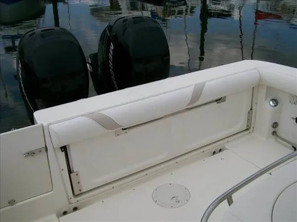 Slide: The Image of Boston Whaler OUTRAGE 2007 - 10