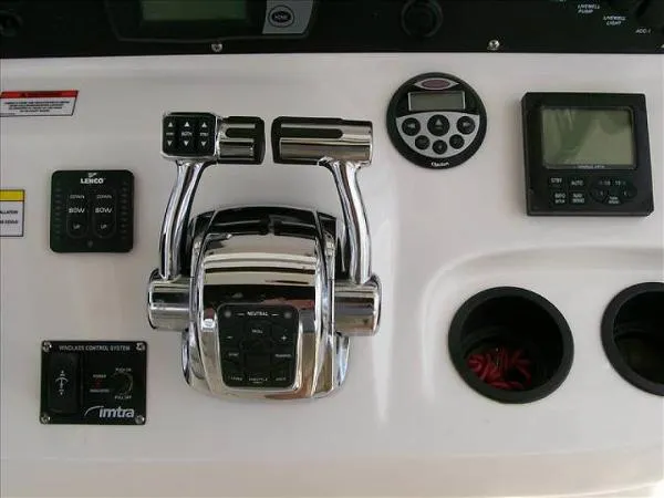 Slide: The Image of Boston Whaler OUTRAGE 2007 - 11