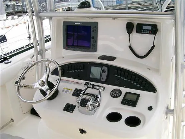 Slide: The Image of Boston Whaler OUTRAGE 2007 - 4