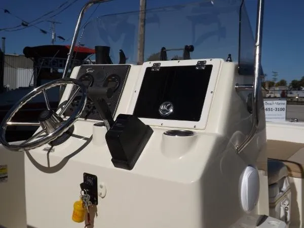 Slide: The Image of Scout Boats 175 Sportfish 2004 - 5