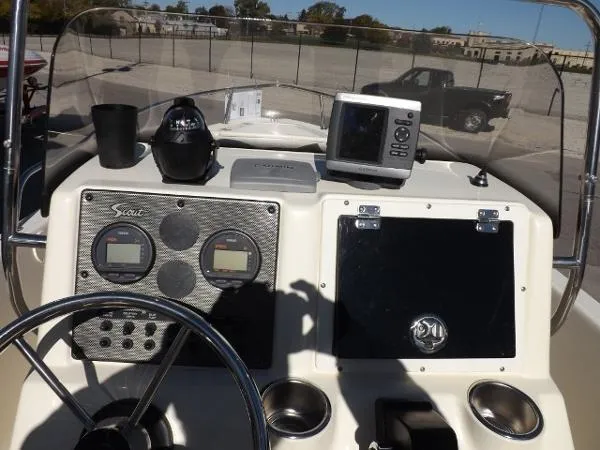 Slide: The Image of Scout Boats 175 Sportfish 2004 - 8