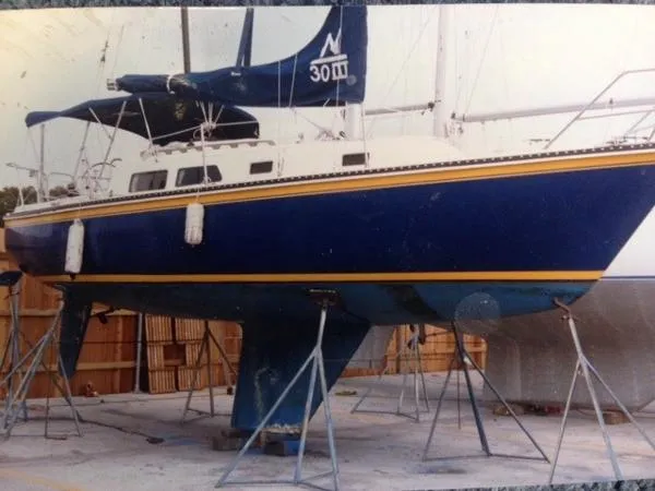 Slide: The Image of Newport 30 mkIII 1985 - 0
