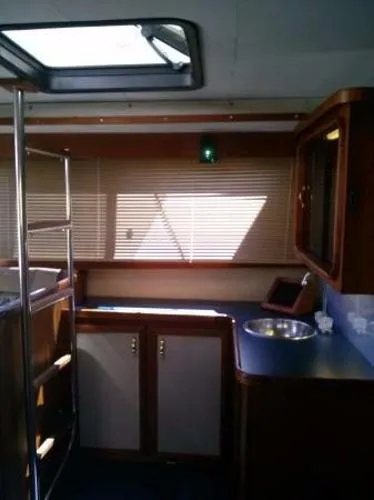 Slide: The Image of Carver Yachts Mariner 1986 - 5