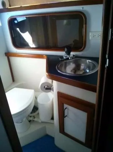 Slide: The Image of Carver Yachts Mariner 1986 - 6