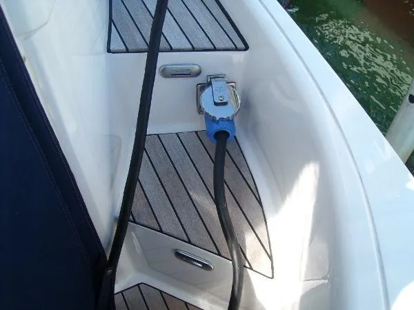 Slide: The Image of Bavaria (Sea Ray, Formula) Sport 39 HT 2014 - 8