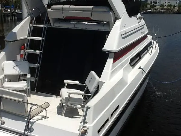 Slide: The Image of Carver Yachts 3067 Santego 1989 - 2
