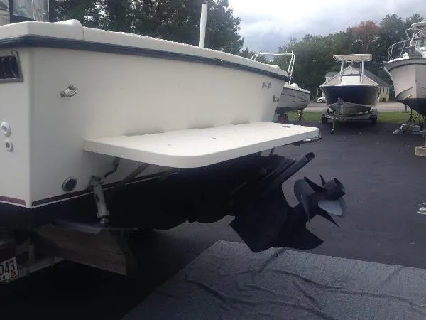Slide: The Image of Parker Marine 2510 Deep Vee Walkaround 1997 - 1
