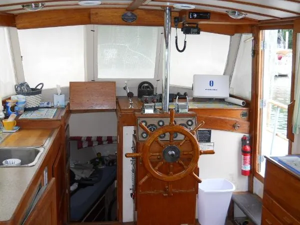 Slide: The Image of Grand Banks 36 TRAWLER 1969 - 11