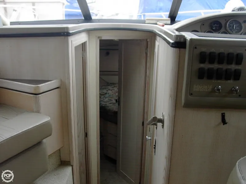 Slide: The Image of Bayliner 3258 Avanti 1995 - 11