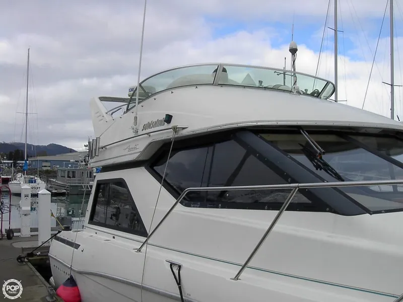 Slide: The Image of Bayliner 3258 Avanti 1995 - 6