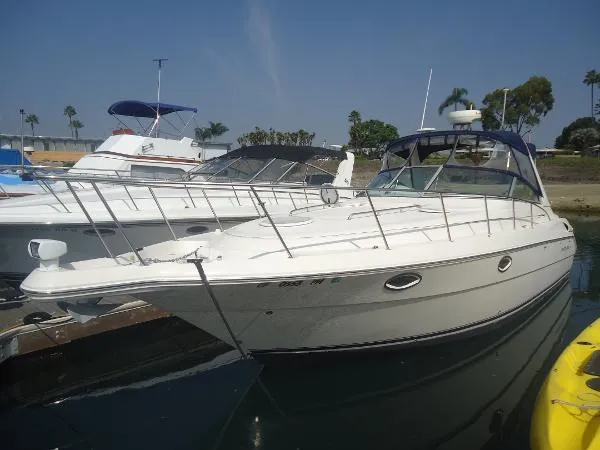 Slide: The Image of Monterey 322 Cruiser 2000 - 0