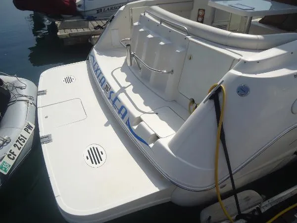 Slide: The Image of Monterey 322 Cruiser 2000 - 2
