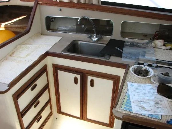 Slide: The Image of Blackfin 32 Flybridge 1987 - 4