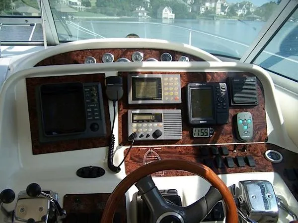 Slide: The Image of Sea Ray 330 Express Cruiser 1997 - 11