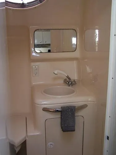 Slide: The Image of Sea Ray 330 Express Cruiser 1997 - 9