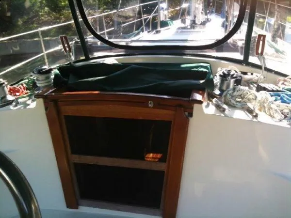 Slide: The Image of Pacific Seacraft Voyage Maker 2000 - 5