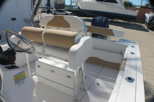 Slide: The Image of Edgewater 245CC 2015 - 5