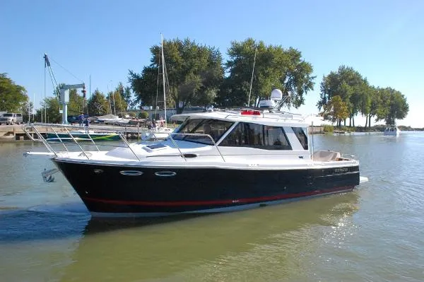 Slide: The Image of Cutwater 30 Sedan, 435 hp - DEMO - In Stock 2015 - 1