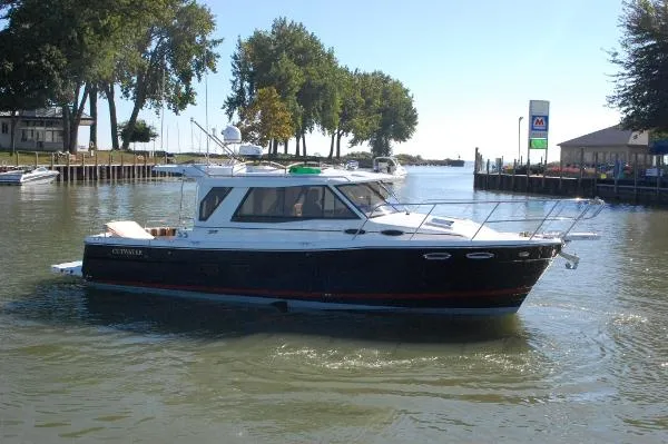 Slide: The Image of Cutwater 30 Sedan, 435 hp - DEMO - In Stock 2015 - 4
