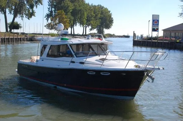 Slide: The Image of Cutwater 30 Sedan, 435 hp - DEMO - In Stock 2015 - 5