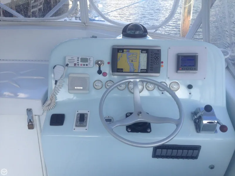 Slide: The Image of Priority 32 SS Custom Sportfisherman 1996 - 7