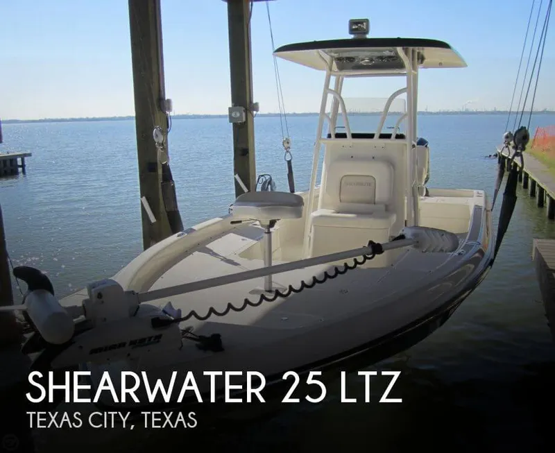 Slide: The Image of Shearwater 25 LTZ 2013 - 0