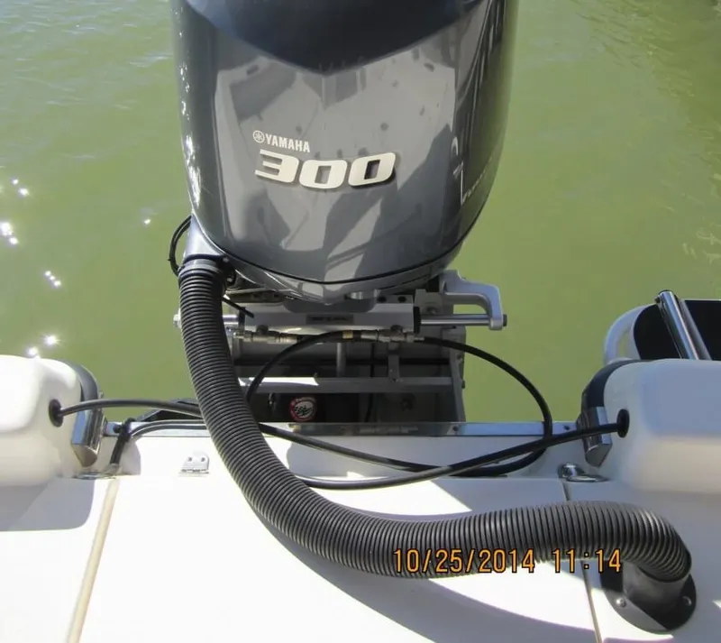 Slide: The Image of Shearwater 25 LTZ 2013 - 11