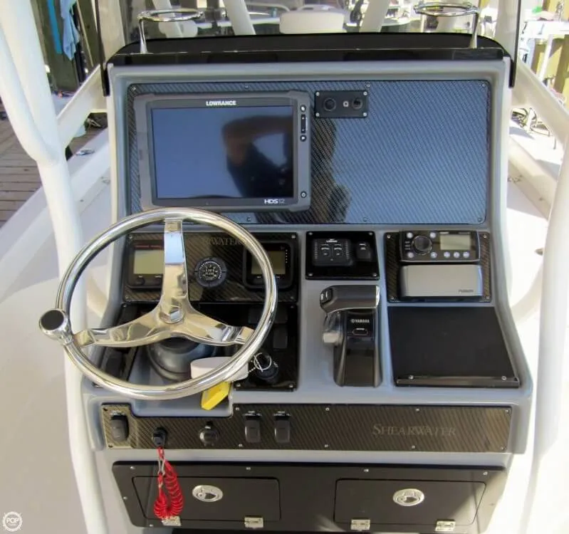Slide: The Image of Shearwater 25 LTZ 2013 - 8