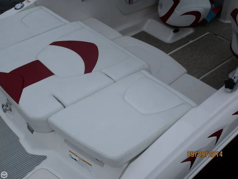 Slide: The Image of Chaparral H20 19 Sport 2013 - 10