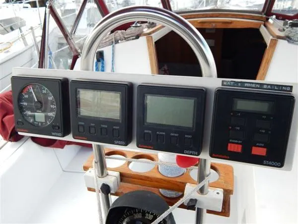 Slide: The Image of Catalina Sloop 1992 - 10
