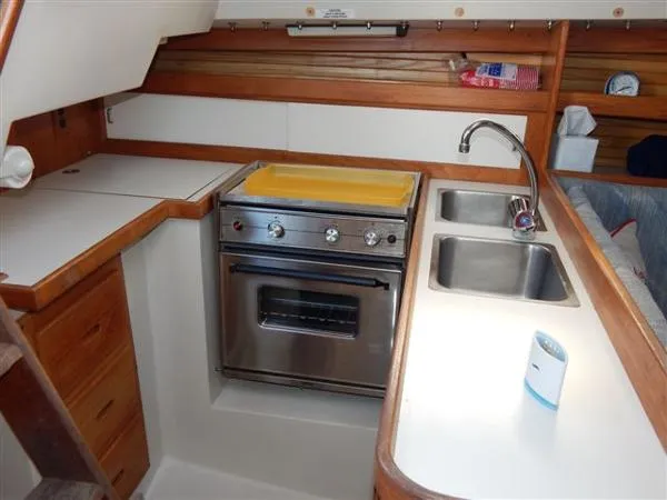 Slide: The Image of Catalina Sloop 1992 - 5