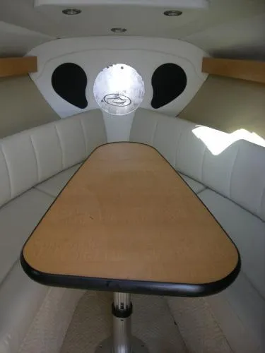 Slide: The Image of Rinker 260 Express Cruiser 2009 - 8