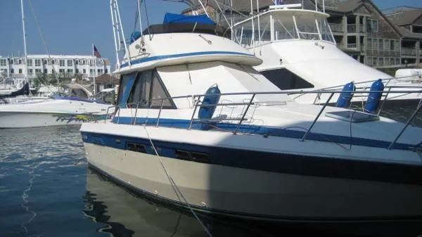 Slide: The Image of Chris-Craft 333 Commander 1985 - 2