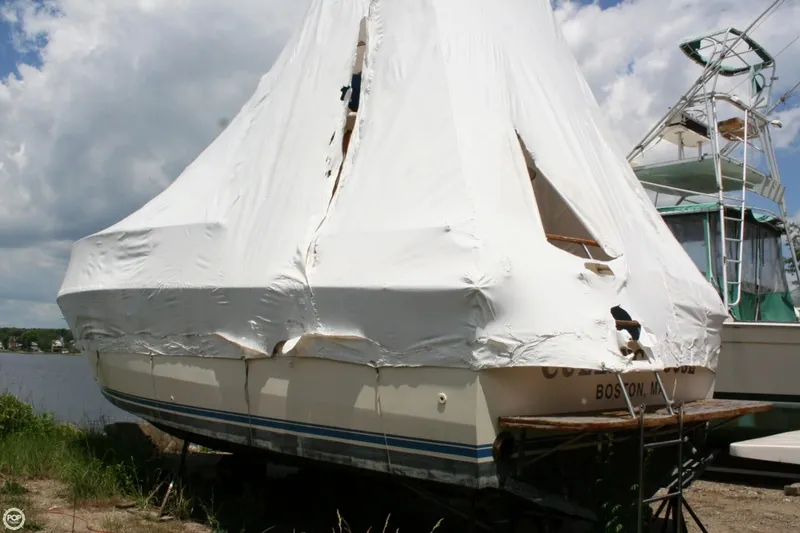 Slide: The Image of Chris-Craft 333 Commander 1985 - 3