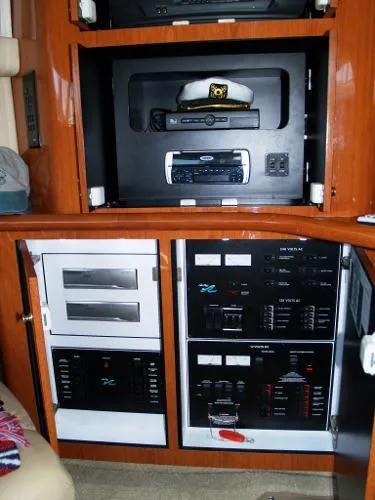 Slide: The Image of Sea Ray 420 Aft Cabin 2001 - 9