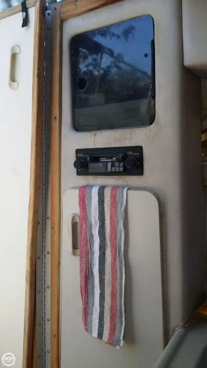 Slide: The Image of Sea Ray 220 Sundancer 1991 - 5