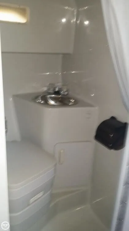 Slide: The Image of Sea Ray 220 Sundancer 1991 - 6