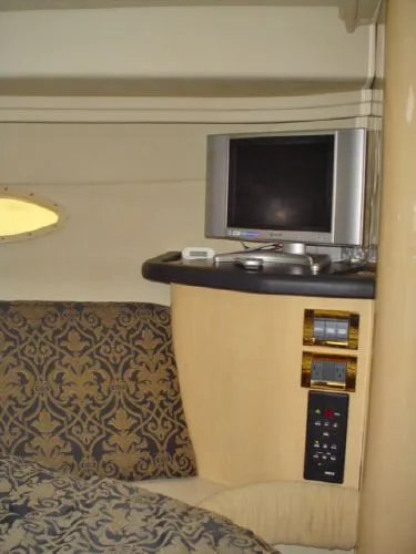 Slide: The Image of Sea Ray 380 Sundancer 1999 - 10
