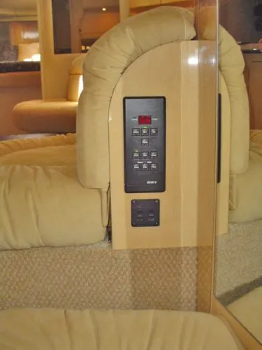 Slide: The Image of Sea Ray 380 Sundancer 1999 - 5