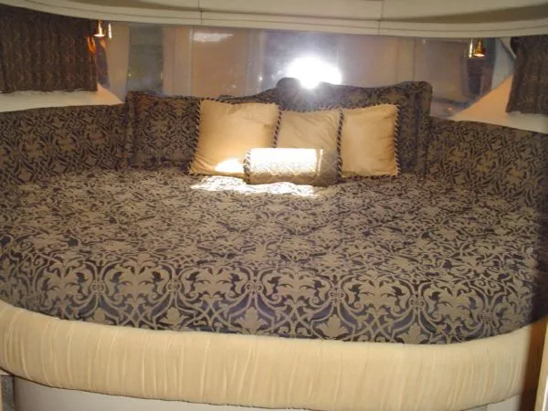 Slide: The Image of Sea Ray 380 Sundancer 1999 - 7